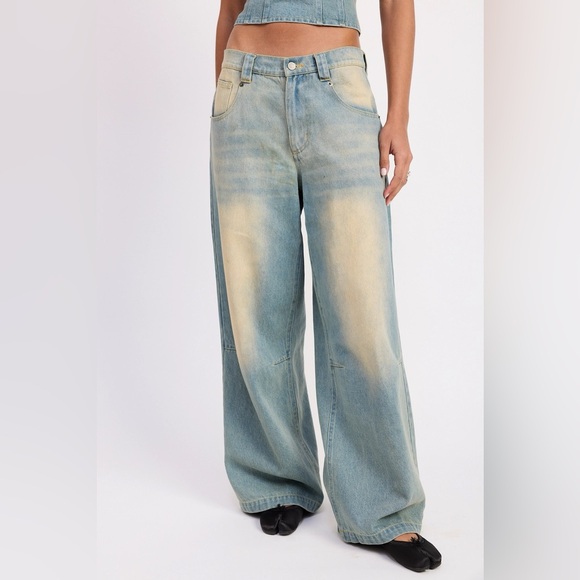 Wide-Leg Light Blue Jeans